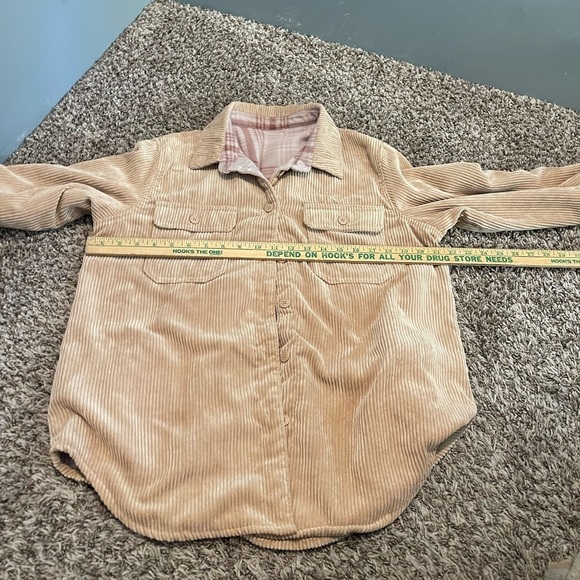 Love tree reversible tan pink plaid fuzzy shacket jacket - Picture 9 of 9